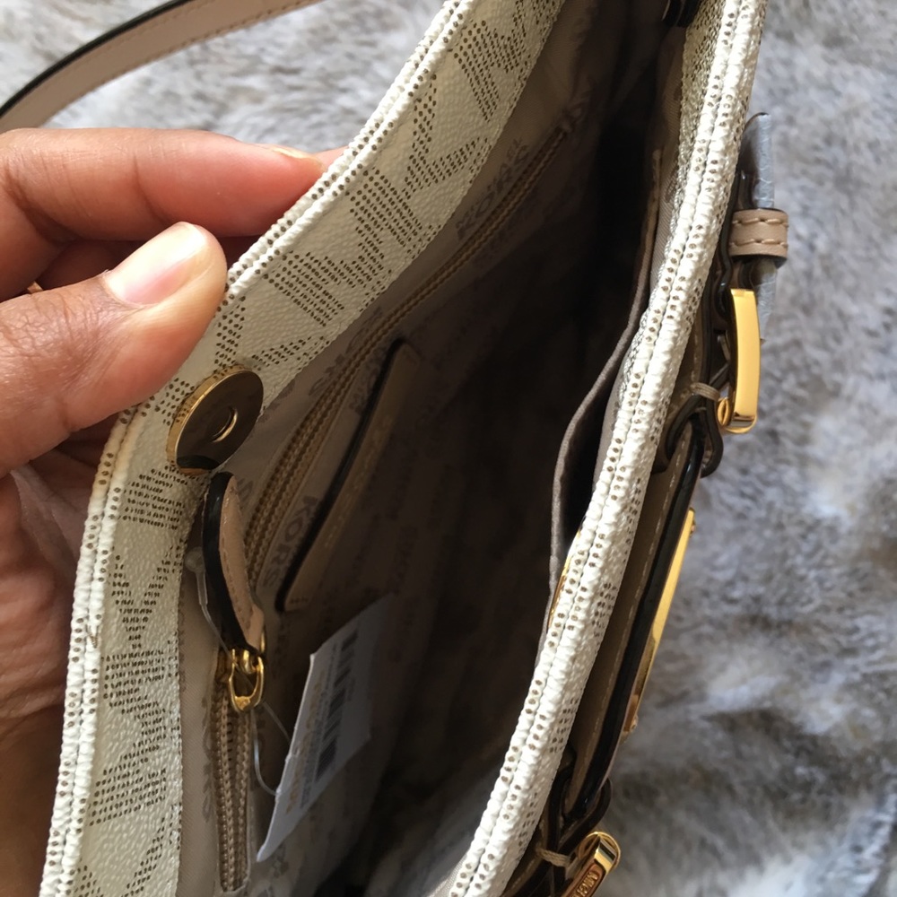 SOLD - Michael Kors Hamilton Crossbody Bag - Picture 2 of 2
